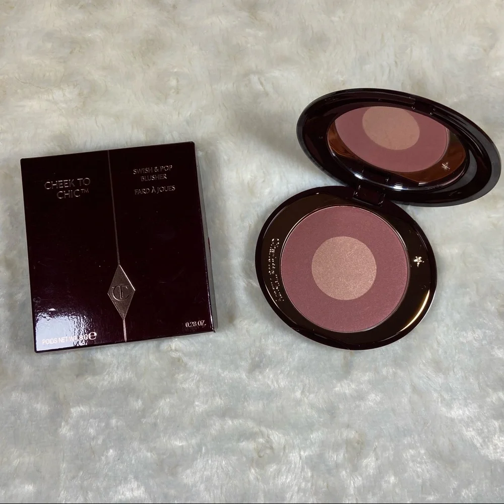 Charlotte Tilbury Cheek to Chic Blush in Walk of No Shame NEW